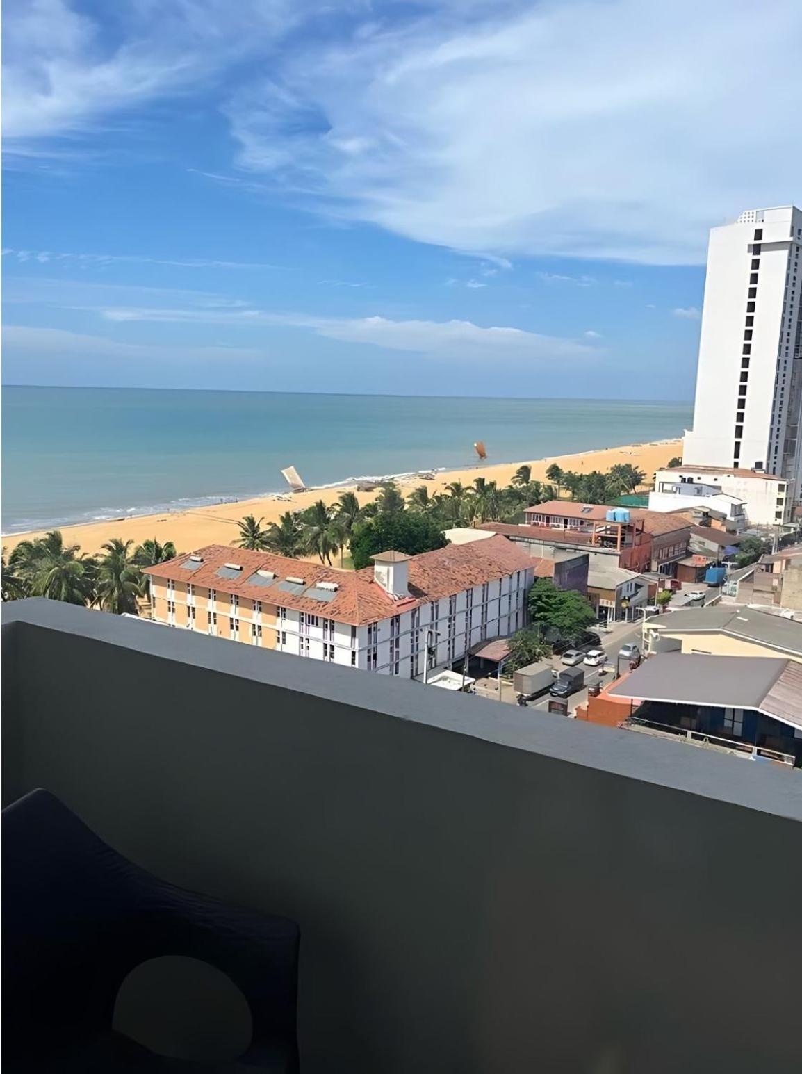 Negombo Ocean Breeze - Bliss On The Beach Luxury Apartments By Serendib Vacation Екстер'єр фото