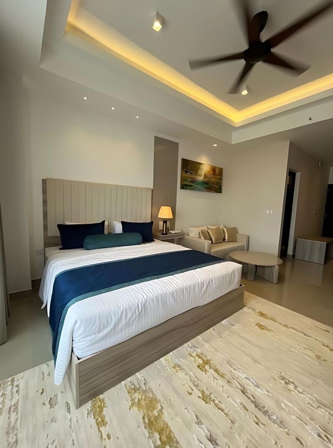 Negombo Ocean Breeze - Bliss On The Beach Luxury Apartments By Serendib Vacation Екстер'єр фото