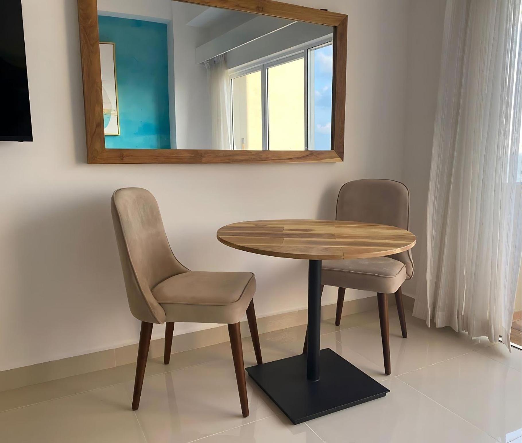 Negombo Ocean Breeze - Bliss On The Beach Luxury Apartments By Serendib Vacation Екстер'єр фото