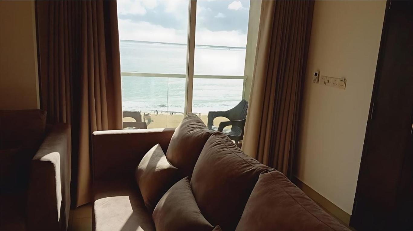 Negombo Ocean Breeze - Bliss On The Beach Luxury Apartments By Serendib Vacation Екстер'єр фото