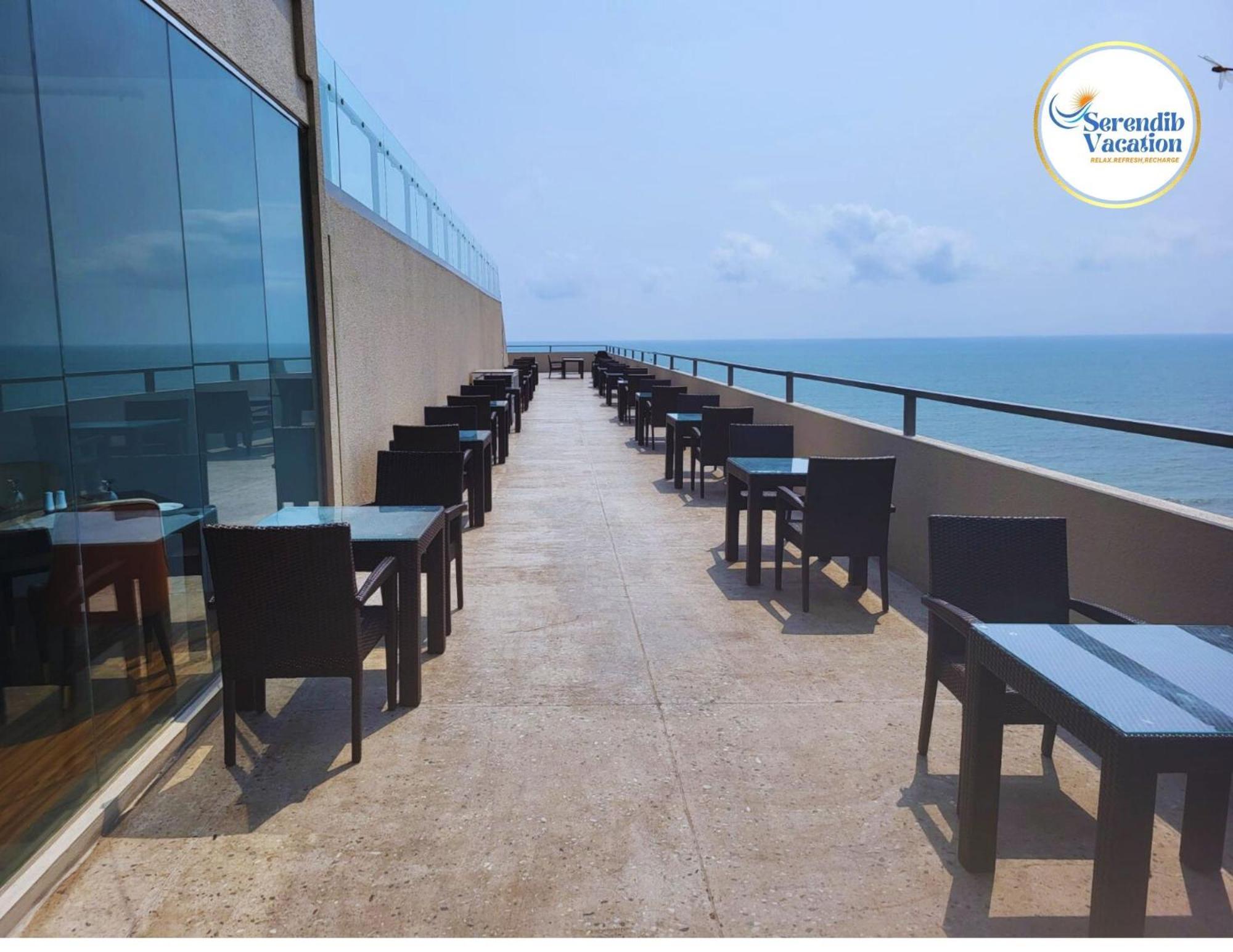 Negombo Ocean Breeze - Bliss On The Beach Luxury Apartments By Serendib Vacation Екстер'єр фото