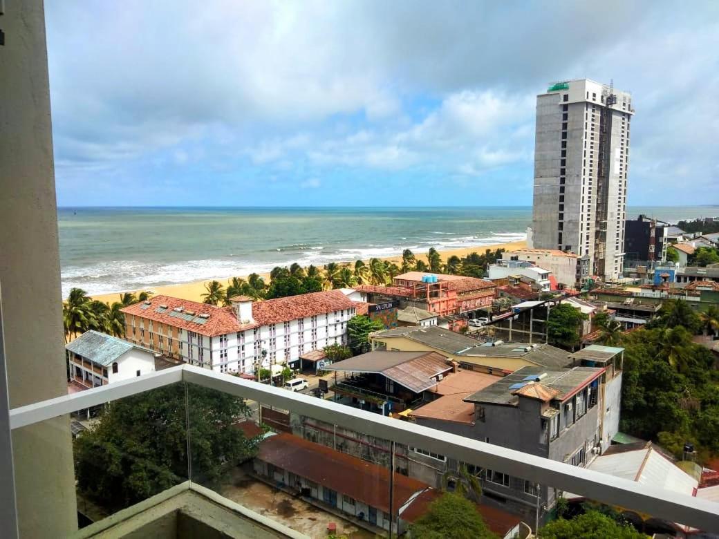 Negombo Ocean Breeze - Bliss On The Beach Luxury Apartments By Serendib Vacation Екстер'єр фото