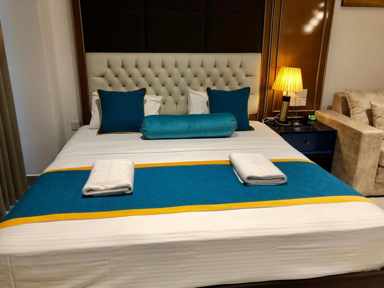 Negombo Ocean Breeze - Bliss On The Beach Luxury Apartments By Serendib Vacation Екстер'єр фото